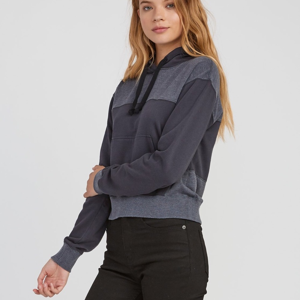🔥🔥RVCA- BROKEN SWEATSHIRT🔥🔥 - Picture 3 of 8